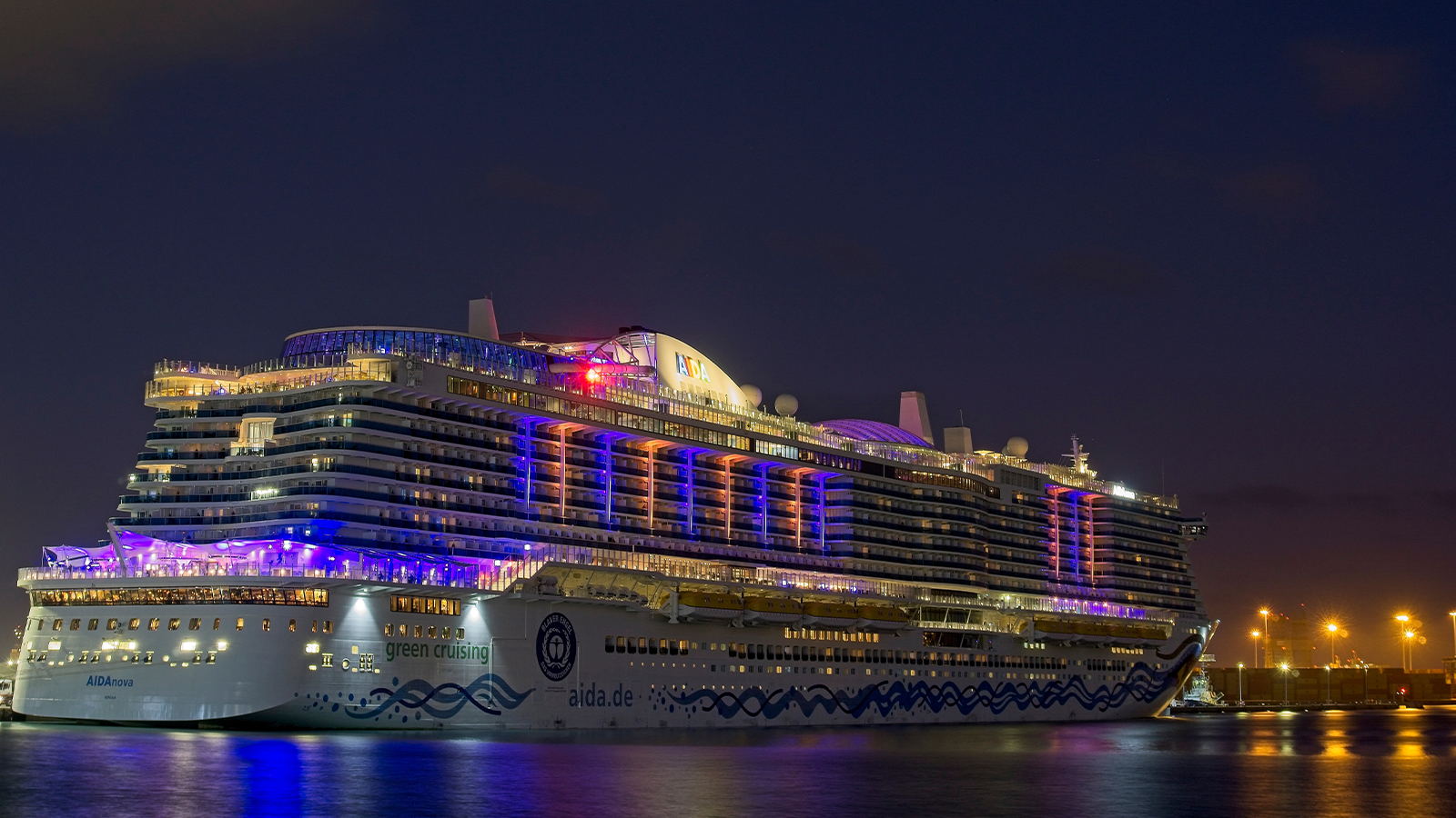 ventura cruise ship swimming pools