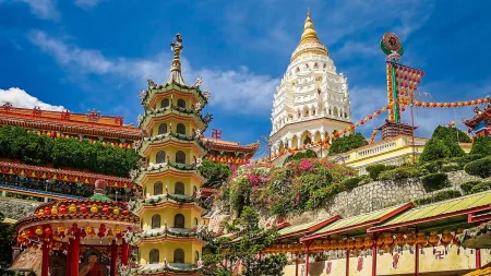 8nt Angkor Wat & Cambodia Tour with Singapore & 14nt Vietnam & Malaysia Voyage