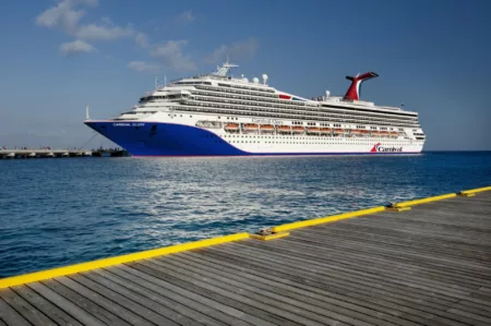 Picture of the Carnival Glory cruise ship