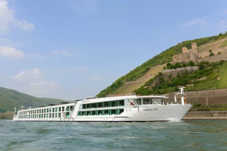 Picture of the Emerald Sky cruise ship