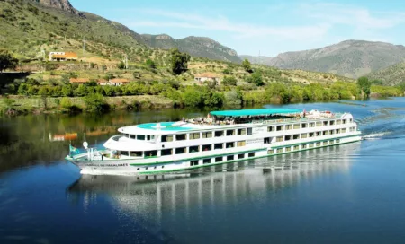 Picture of the MS Fernao de Magalhaes cruise ship