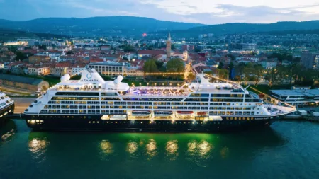 Picture of the Azamara Quest cruise ship