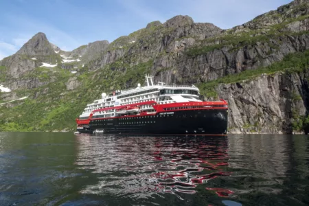 Picture of the MS Fridtjof Nansen cruise ship