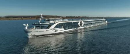 Picture of the MS Riviera Radiance cruise ship