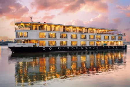 Picture of the Ganges Voyager II cruise ship