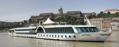 Picture of the MS Amadeus cruise ship